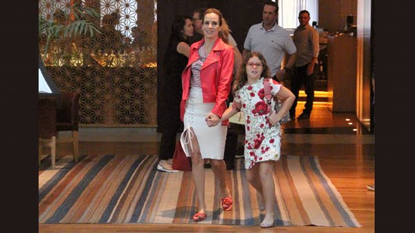 look-romanticos-e-ousados-das-celebridades-pra-voce-se-inspirar20