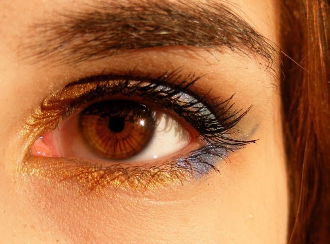 nove-truques-inovadores-para-deixar-seus-olhos-maiores7